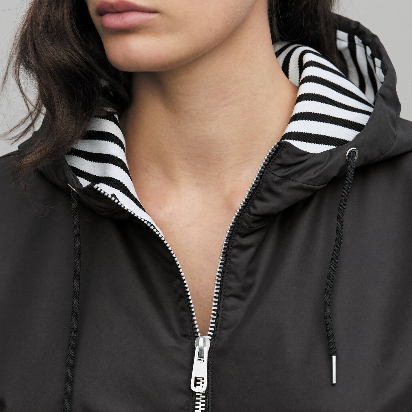 Women's Lightweight Weatherproof Polyester Coat | Stylish Hooded Jacket for All Seasons