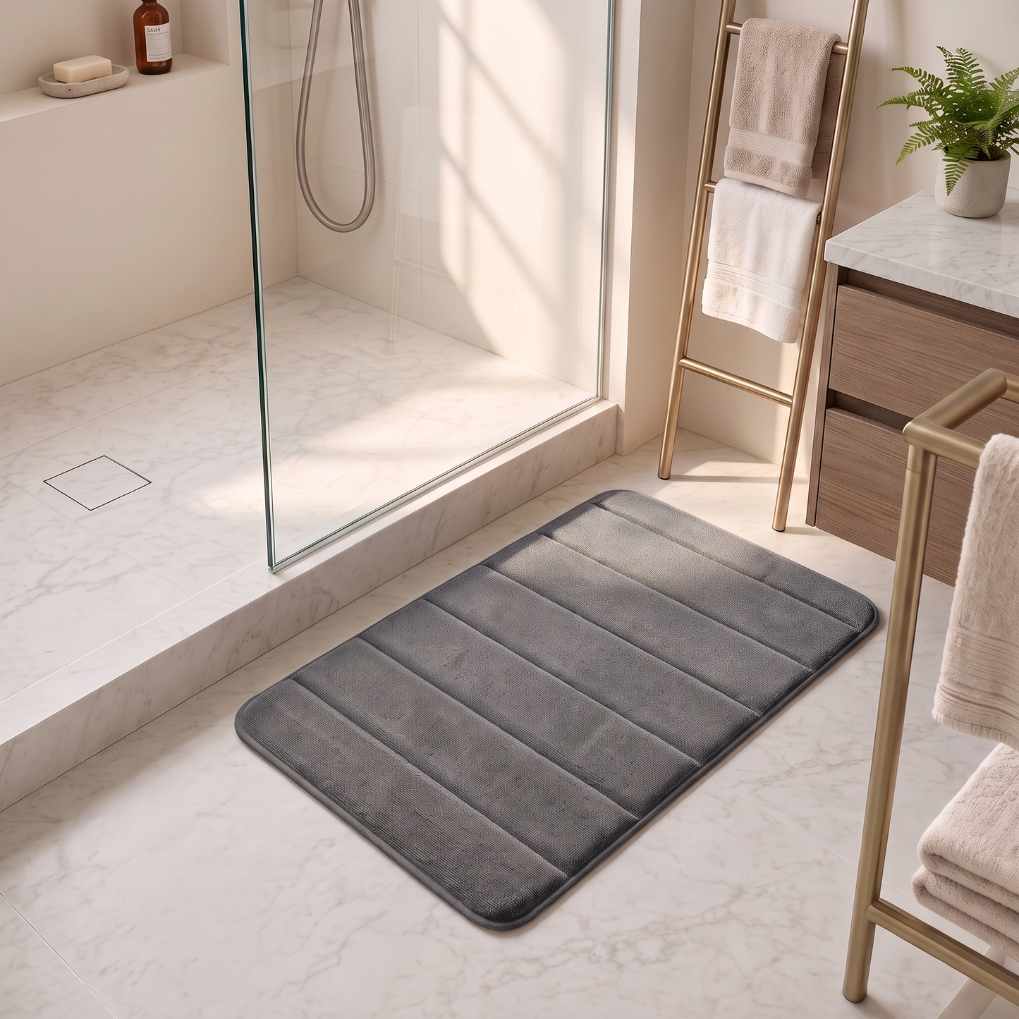Plush Coral Velvet Bath Mat with Non-Slip Base for Ultimate Safety and Comfort