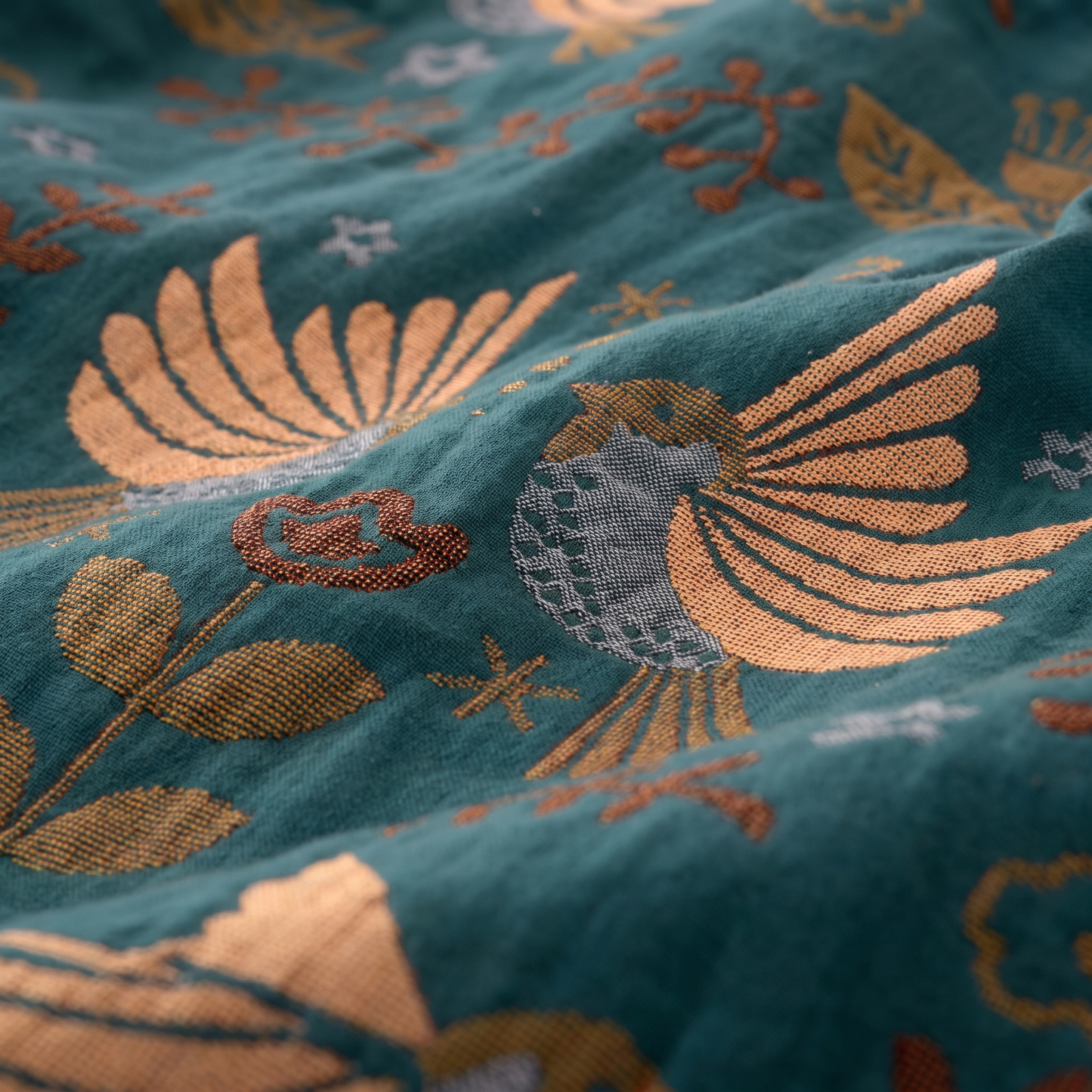 Nordic Comfort | Reversible Cotton Throw Blanket with Elegant Bird Design | Cozy Accent for Home Decor